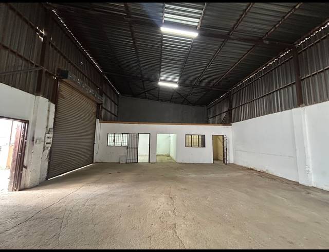400M² WAREHOUSE TO LET IN EIKENHOF
